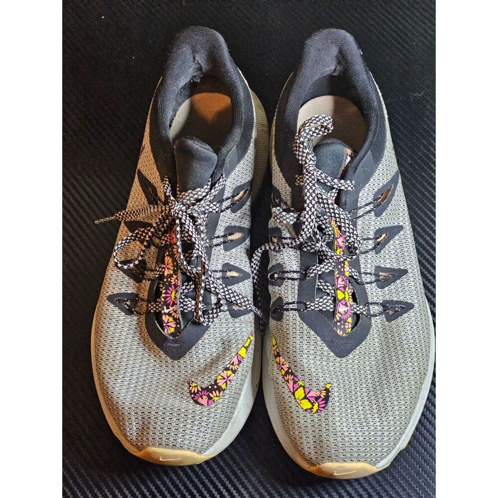 Nike Women's Quest SE Floral Gray Running Shoes Sneakers Size 10 BQ9267-100
